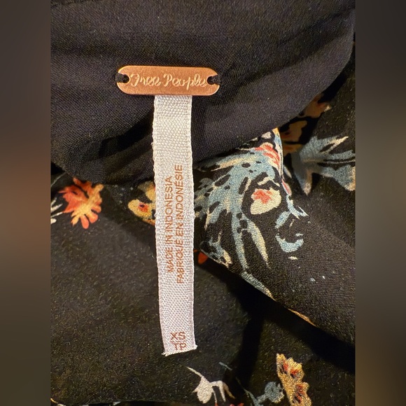 FREE PEOPLE LILOU PRINTED BELL SLEEVE DRESS RETRO BLACK COMBO Size XS - Picture 13 of 13